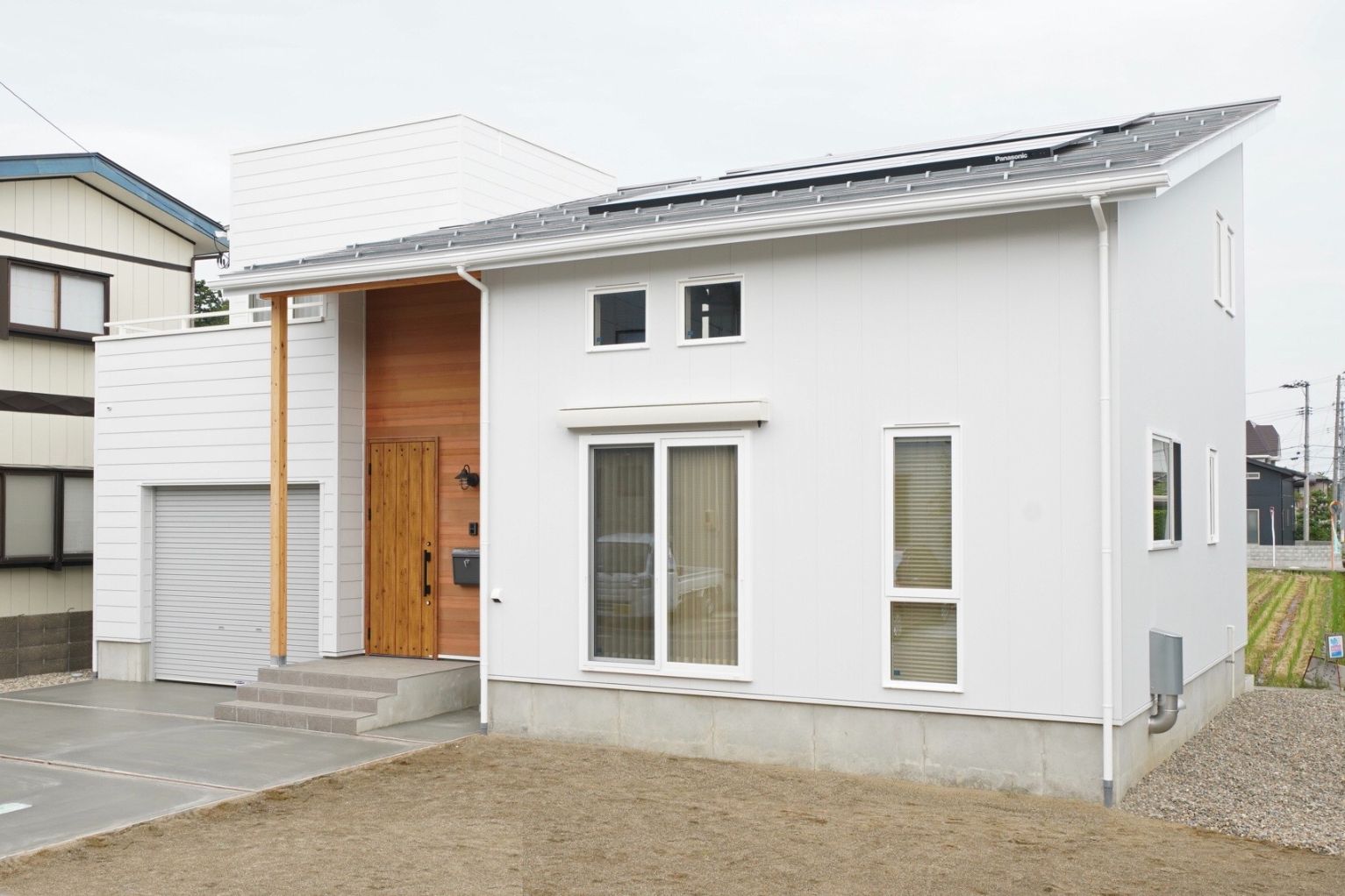 平屋の片流れの屋根とは？メリット・デメリット、施工事例などを解説 ｜ ブログ｜新潟県の家づくりお役立ち情報｜新築・高性能住宅アットホームラボ