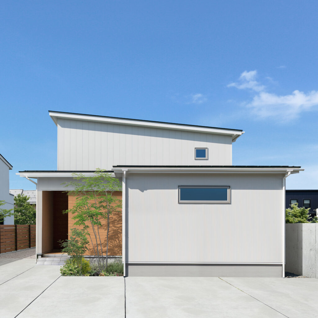 自然とともに暮らす、大空間吹き抜けリビングの家